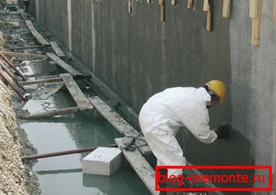Ponekad je puno lakše i jeftinije koristiti jeftin beton i vodonepropusnost nego nabaviti visoke ocjene ovog materijala.