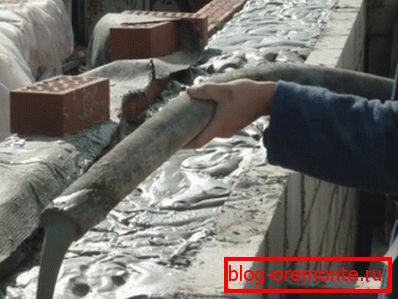 Zbog stanične strukture potrebno je 3 puta manje cementa da popuni šupljine nego kod konvencionalnih rješenja. Zbog stanične strukture potrebno je 3 puta manje cementa da popuni šupljine nego kod konvencionalnih rješenja.