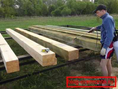 Da biste ubrzali proces prerade drva, upotrijebite specijalni prskalicu (kao na fotografiji) Da biste ubrzali proces prerade drva, upotrijebite specijalni prskalicu (kao na fotografiji)