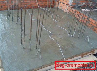 Grijanje pomoću elektroda često koristi rebar Grijanje pomoću elektroda često koristi rebar
