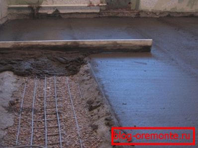 Fotografija betonskog estriha u stanu. Fotografija betonskog estriha u stanu.