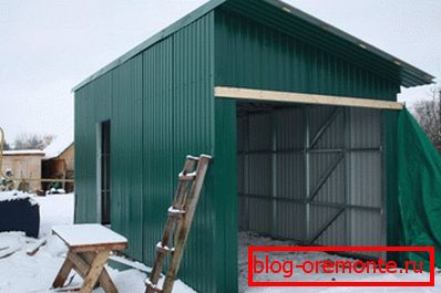 Garaža s lean-to krovom