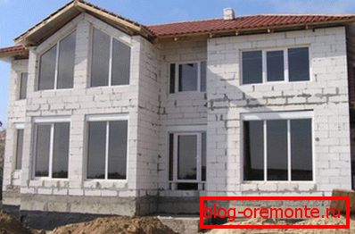 Spremna kuća iz gazoblokova Spremna kuća iz gazoblokova