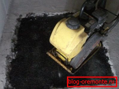 Uporaba ovog materijala za popravak podova uz istodobno stvaranje vodonepropusnosti Uporaba ovog materijala za popravak podova uz istodobno stvaranje vodonepropusnosti