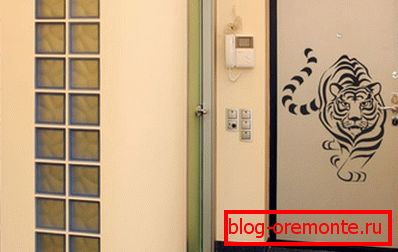 Slika tigrova, izrađena pomoću matrice Kako podići staru unutarnju vrata kako oplemeniti stara unutarnja vrata