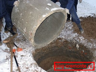 Manji prstenovi su lakše instalirati ručno; međutim, trebat će ih više, što znači veću dubinu jame. Manji prstenovi su lakše instalirati ručno; međutim, trebat će ih više, što znači veću dubinu jame.
