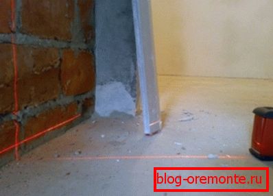 Laserska razina za primjenu visine budućeg cementnog poda Laserska razina za primjenu visine budućeg cementnog poda