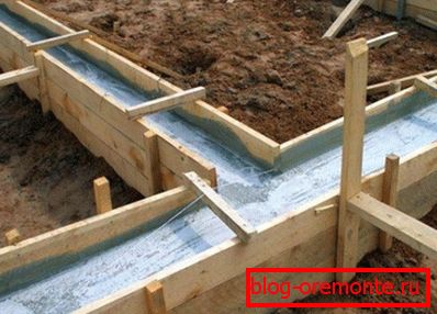 Betonska traka ispod zgrade Betonska traka ispod zgrade