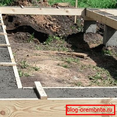 Kaseta ispod kuće ispod trake Kaseta ispod kuće ispod trake