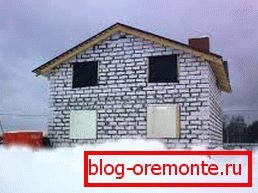 Amaterska fotografija zgrade izgrađene na temelju materijala za prozračivanje betona Amaterska fotografija zgrade izgrađene na temelju materijala za prozračivanje betona