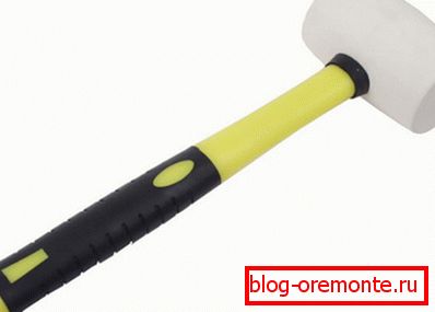 Čekić s gumenim šokom Čekić s gumenim šokom