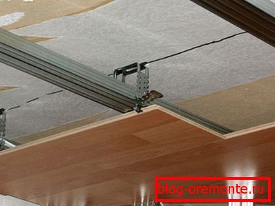 Postavljanje na metalni okvir Postavljanje na metalni okvir