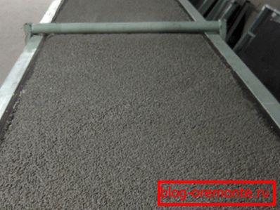 Na foto - laganom betonu izlio u sklopivi oplate Na foto - laganom betonu izlio u sklopivi oplate