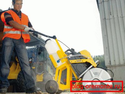 U foto - remontu na platformi na kotačima U foto - remontu na platformi na kotačima