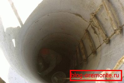 Započnemo potkopati tlo ispod stupca. Započnemo potkopati tlo ispod stupca.