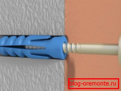Vizualna instalacija vijka s tipkama Vizualna instalacija vijka s tipkama