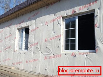 Vanjsko zagrijavanje zidova iz trake. Mineralna vuna je zaštićena od puhanja vjetra. Vanjsko zagrijavanje zidova iz trake. Mineralna vuna je zaštićena od puhanja vjetra.