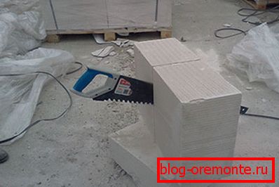Hacksaw pobeditskim fino uklanja stanični beton Hacksaw pobeditskim fino uklanja stanični beton