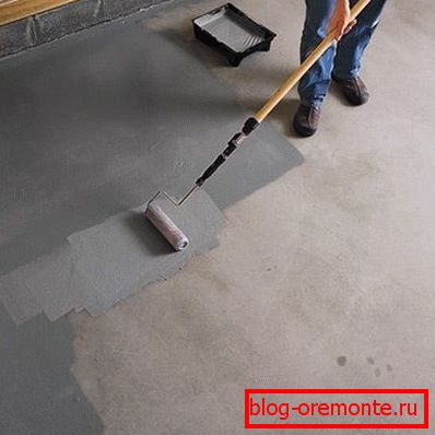 Betonsko odstranjivanje pomoću penetrirajućeg premaza i pjene valjka Betonsko odstranjivanje pomoću penetrirajućeg premaza i pjene valjka