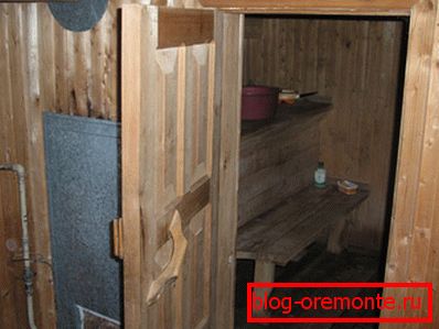 Obratite pažnju na fotografiju - pokazuje pogrešno mjesto peći, na čelu s baldahinom, što je opasno za zdravlje Obratite pažnju na fotografiju - pokazuje pogrešno mjesto peći, na čelu s baldahinom, što je opasno za zdravlje