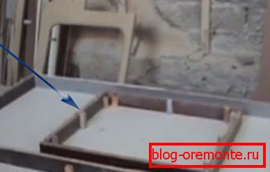 Zamaganje oplate se izvlači iznutra. Zamaganje oplate se izvlači iznutra.