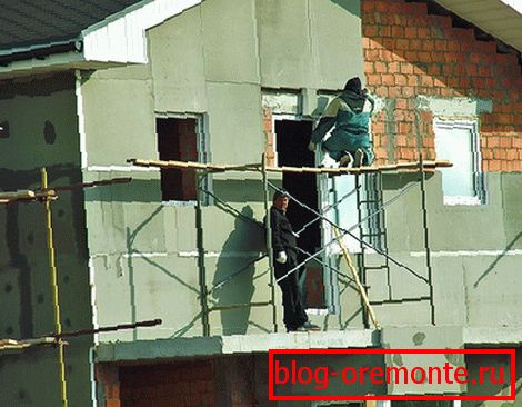 Posebnu pozornost treba posvetiti kutovima zgrade.