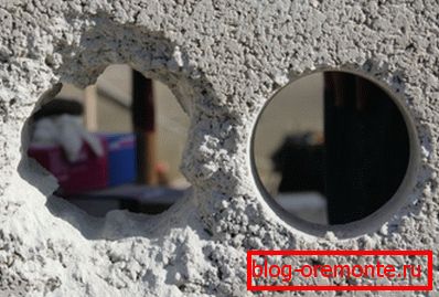 Razlika između bušotine (lijevo) i dijamantne krune (desno). Razlika između bušotine (lijevo) i dijamantne krune (desno).