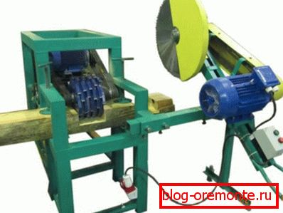 Industrijski stroj za obradu drvenih dijelova Industrijski stroj za obradu drvenih dijelova