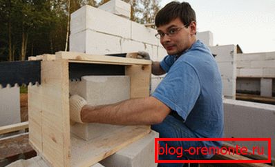 Piljenje blok s drvenim kljunom Piljenje blok s drvenim kljunom