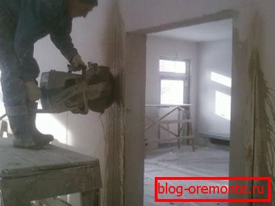 Proširenje vrata u betonskom zidu Proširenje vrata u betonskom zidu