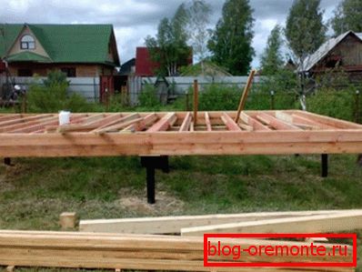 Pile temelj za log kuću Pile temelj za log kuću