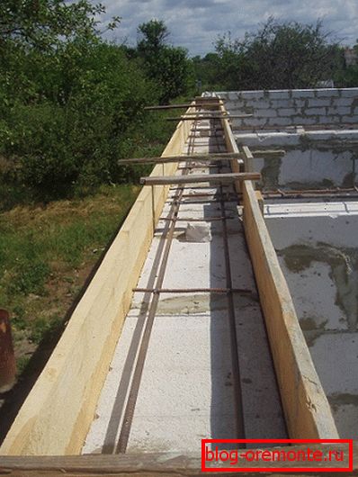 Tipična proizvodnja remenja pomoću drvenih oplata Tipična proizvodnja remenja pomoću drvenih oplata