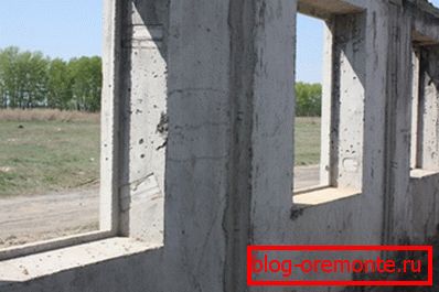 Čvrsta troslojna ploča za prizemne etaže. Čvrsta troslojna ploča za prizemne etaže.