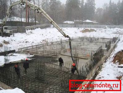 Beton se također polaže zimi. Beton se također polaže zimi.
