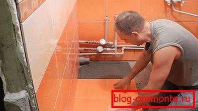 Postavite pločicu