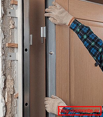 Spusti vrata na šarke instalirajte čelična vrata