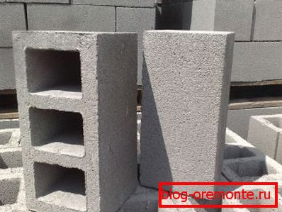 Ljudi betonski kameni zid (na slici) poznati su pod imenom bloka od pepela Ljudi betonski kameni zid (na slici) poznati su pod imenom bloka od pepela