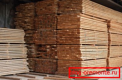 U nekim je područjima zemlje proizvodnja drva puno bolja od proizvodnje blokova iz različitih mješavina koje sadrže cement. U nekim je područjima zemlje proizvodnja drva puno bolja od proizvodnje blokova iz različitih mješavina koje sadrže cement.