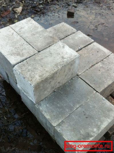 Težina betonskog bloka 200x200x400b ne prelazi 35 kg Težina betonskog bloka 200x200x400b ne prelazi 35 kg
