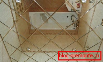 Zrcalo s ugrađenim svjetlima Zrcalo s ugrađenim svjetlima